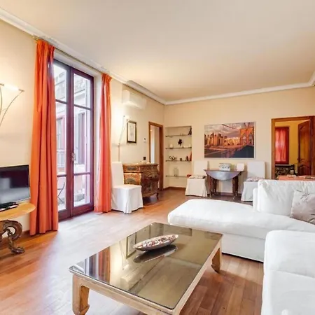 Penthouse Close To S Peter Basilica شقة